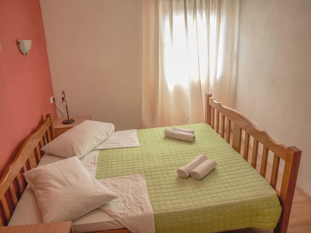 Apartment Pletikosic Kaštela Εξωτερικό φωτογραφία
